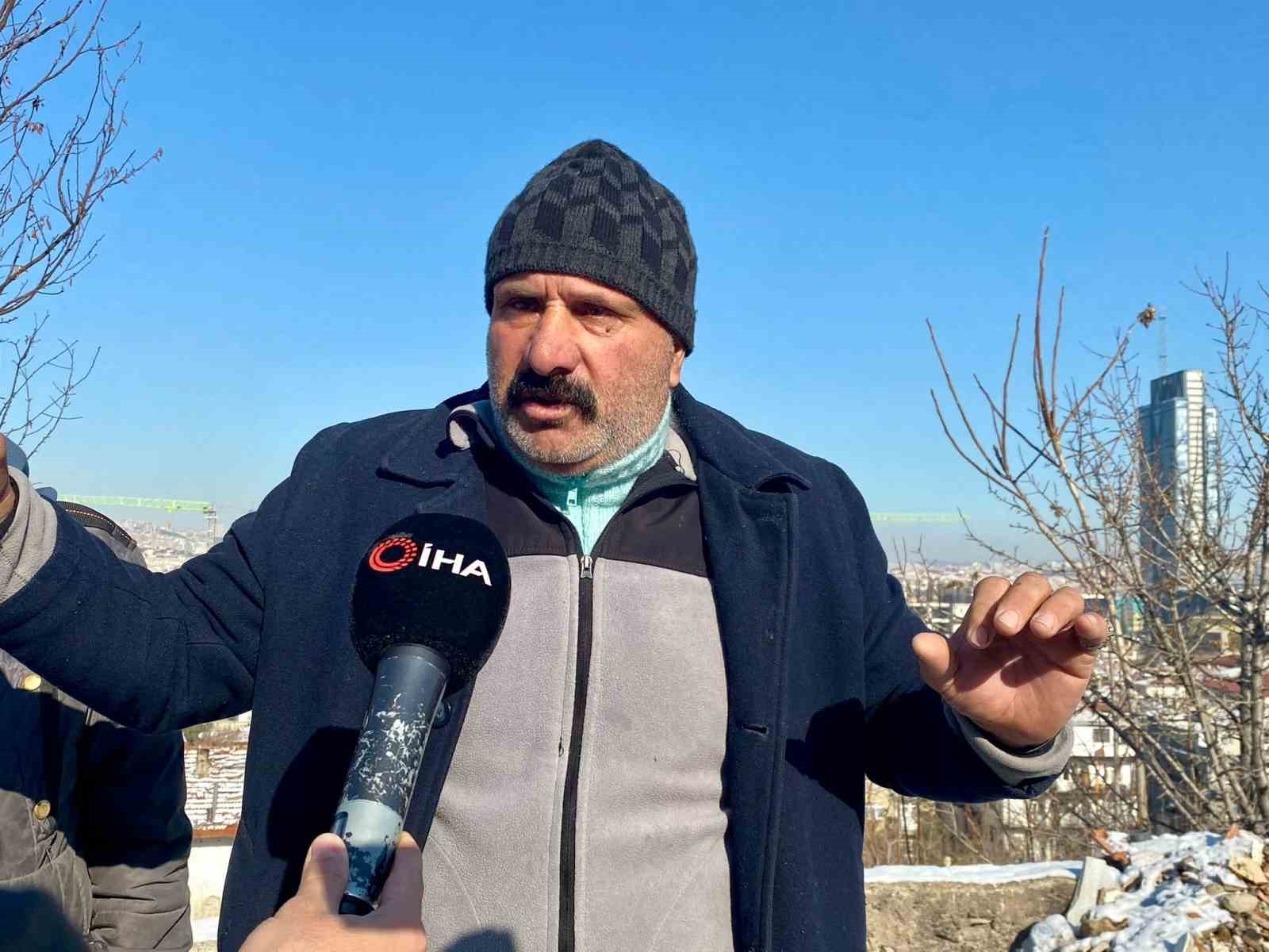 Köpeklerin saldırısına uğrayan çocuğu kurtaran komşu: "10 saniye daha geç kalsaydım çocuğun anca parçalarını bulabilirlerdi"
