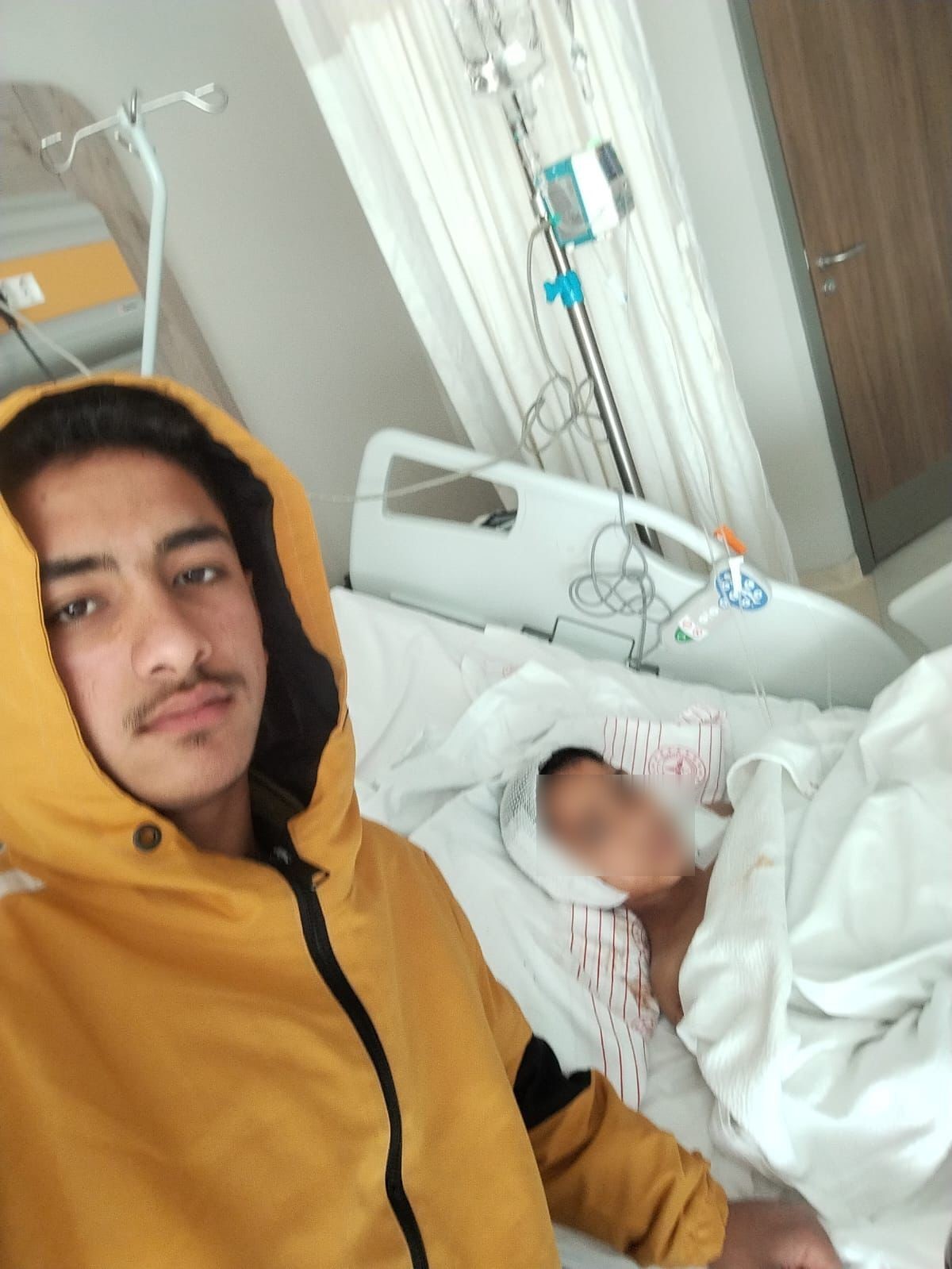 Köpeklerin saldırısına uğrayan çocuğu kurtaran komşu: "10 saniye daha geç kalsaydım çocuğun anca parçalarını bulabilirlerdi"
