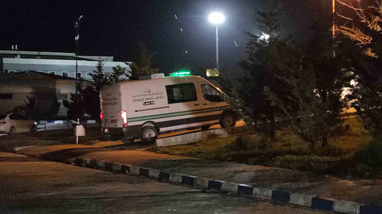 Köpeklerin saldırısında ölen çocuğun cenazesi Adli Tıp Kurumuna sevk edildi
