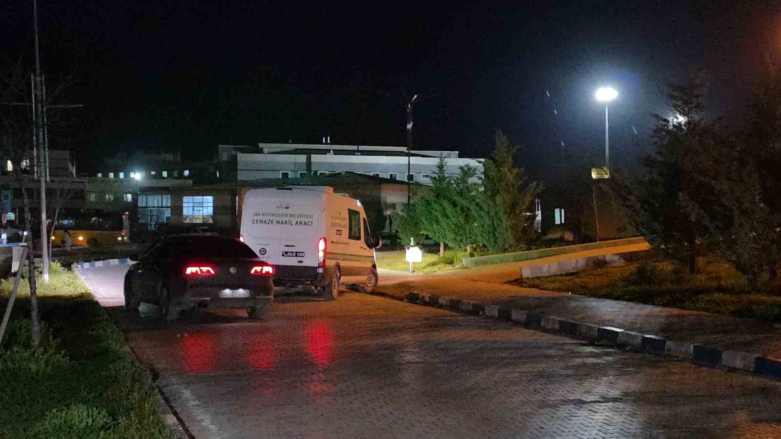 Köpeklerin saldırısında ölen çocuğun cenazesi Adli Tıp Kurumuna sevk edildi
