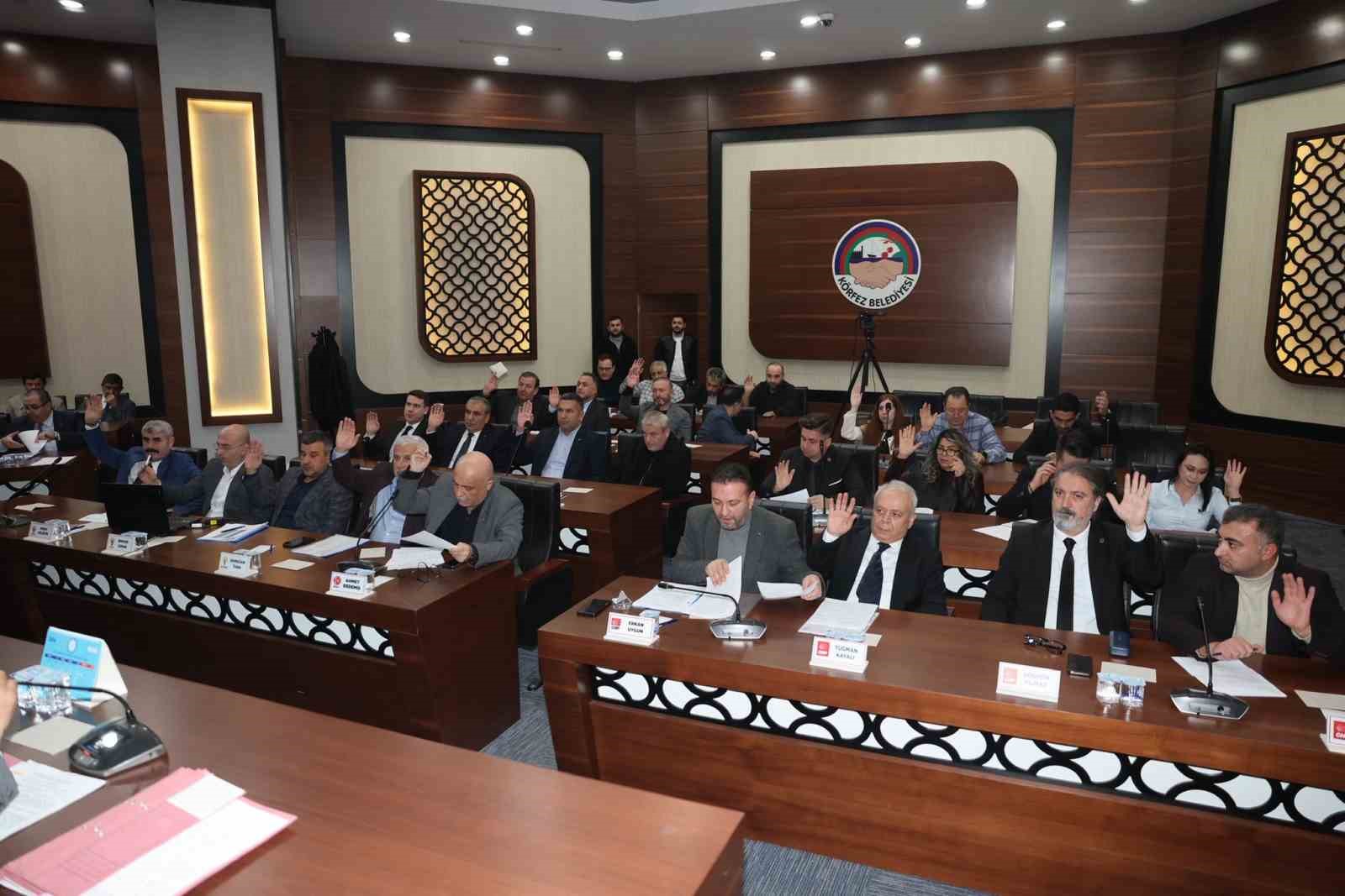 Körfez Belediye Meclisi’nde metro durağı yeri devri görüşüldü
Körfez Belediye Meclisi’nde metro durağı yeri devri görüşüldü