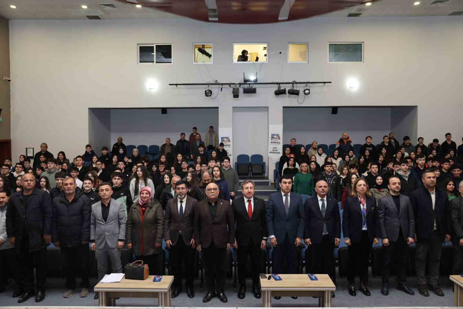 Körfez’de vatandaşlara deprem bilinci anlatıldı
