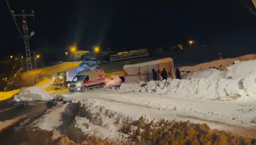 Korkut’ta 110 yaşındaki vatandaş 6 saatlik çalışmayla hastaneye ulaştırıldı
