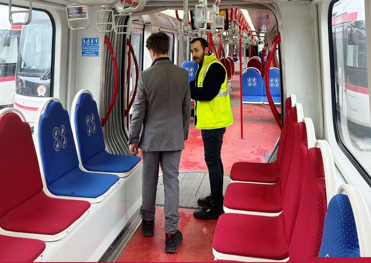 Koruma altındaki çocuğun şoförlük hayali vatmanlıkla taçlandı
