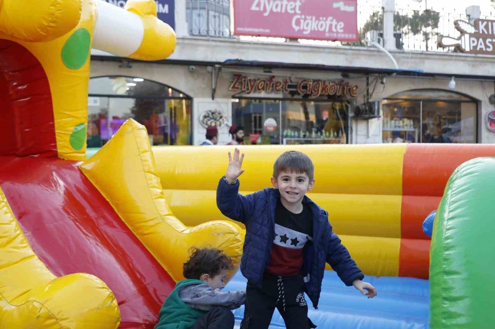 Köşklü çocuklar Büyükşehir’in Ramazan şenliğinde eğlendi
