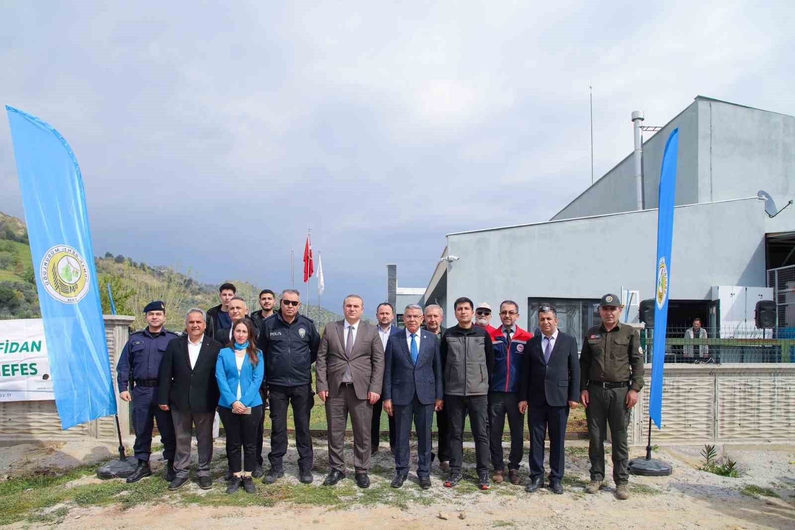 Köşk’te fidanlar toprakla buluştu
Köşk’te fidanlar toprakla buluştu