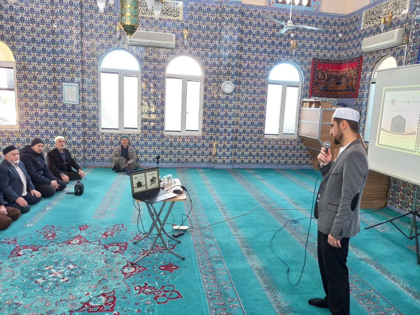 Köşk’te hac yolcularına hazırlık semineri verildi
