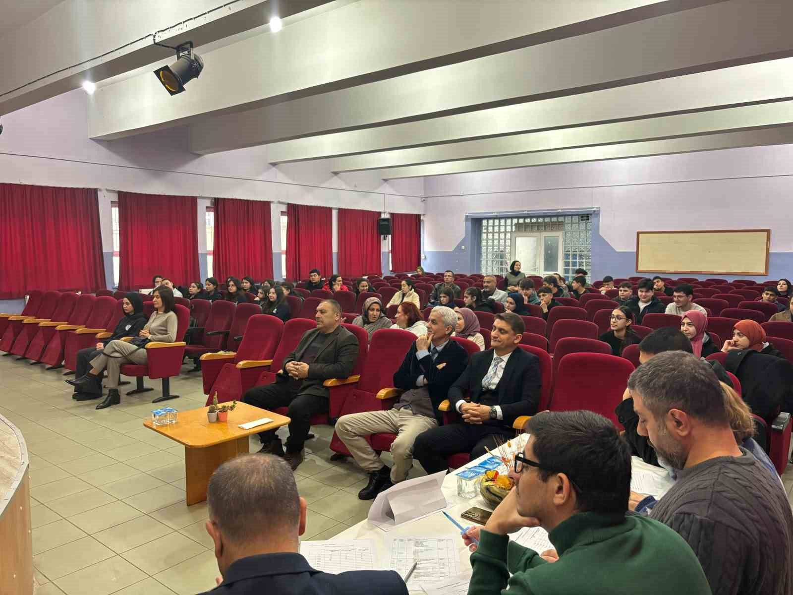 Köşk’te Liseler Arası Bilgi Yarışması heyecanı yaşandı
