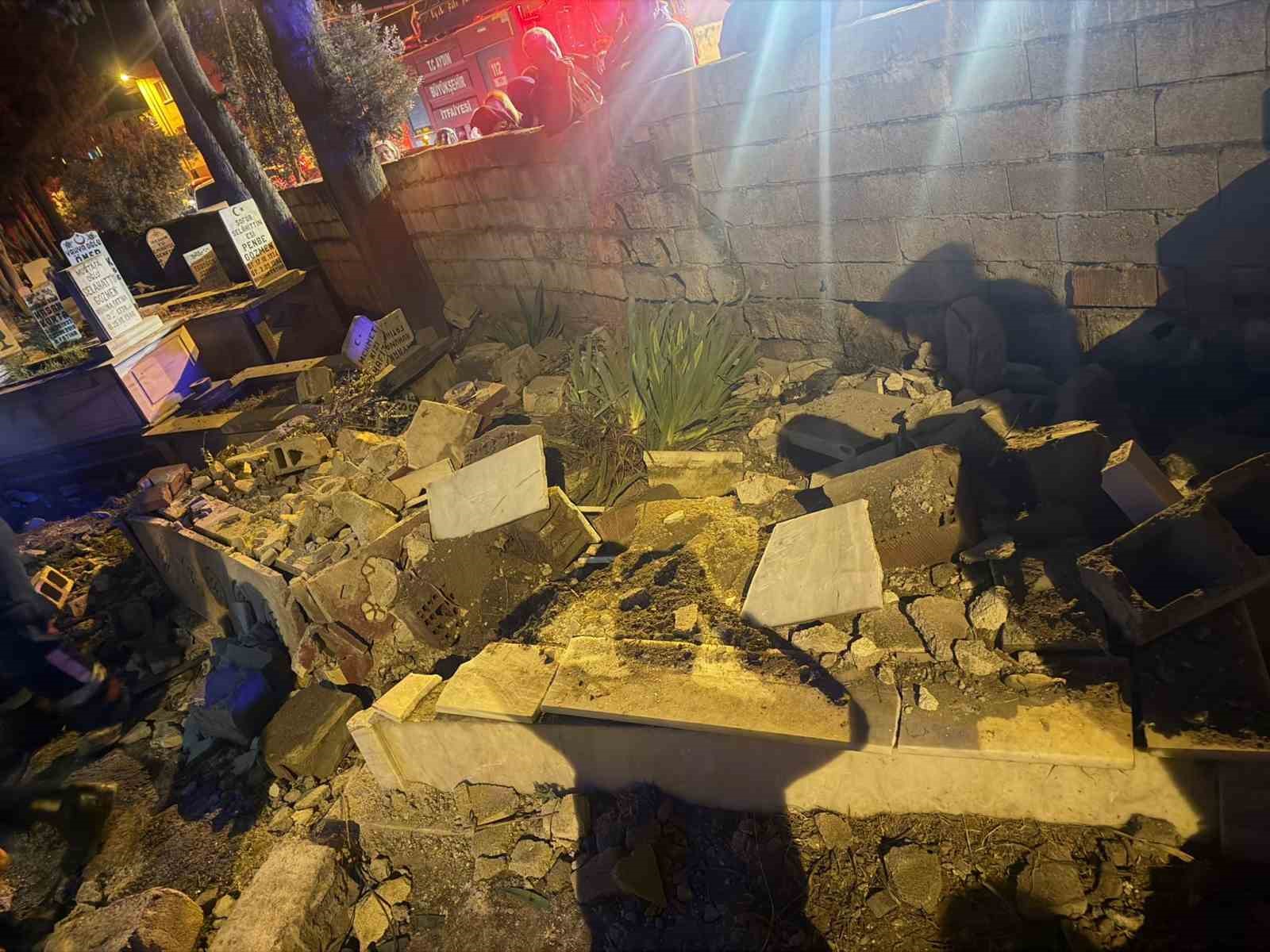 Köşk’te minibüs mezarlığa uçtu: 3 yaralı
