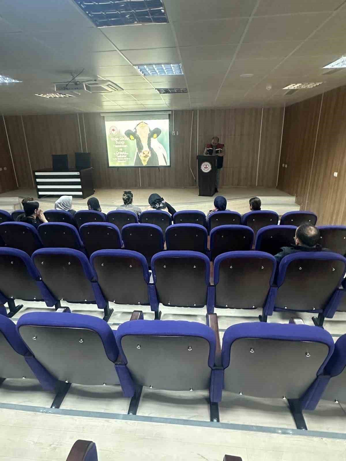 Köşk’te üreticilere buzağı ölümleri ve üreme verimliliği eğitimi
