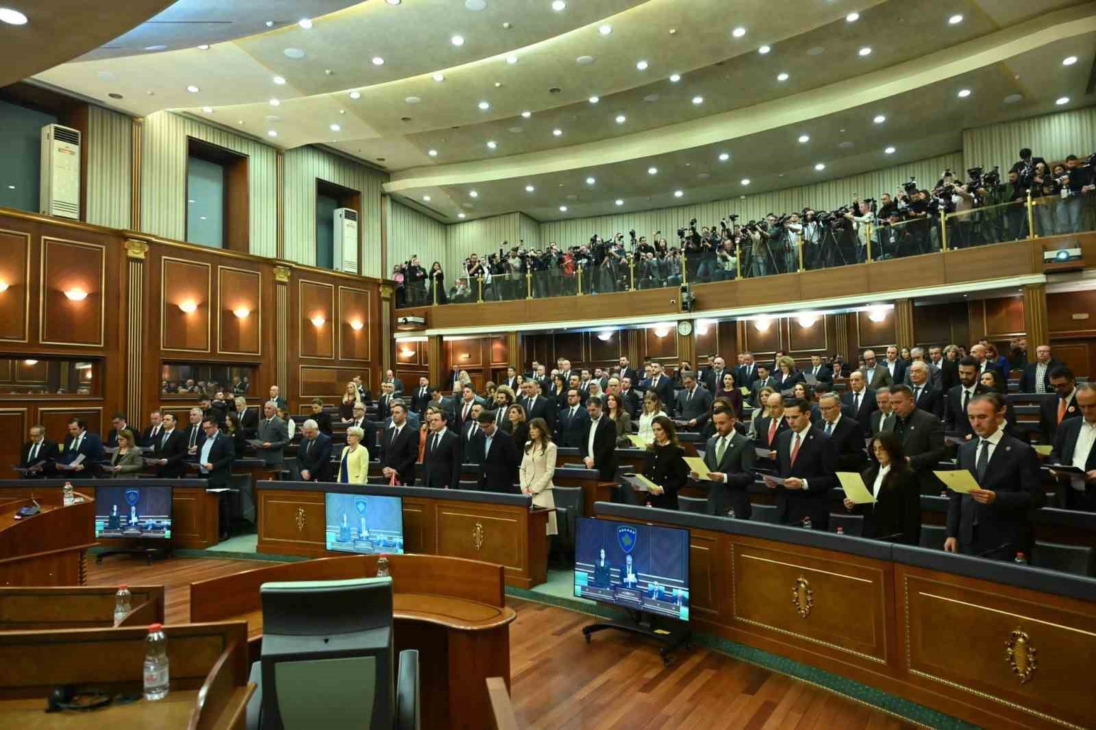 Kosova’da yeni hükümete ilk kez Türk  başbakan yardımcısı
