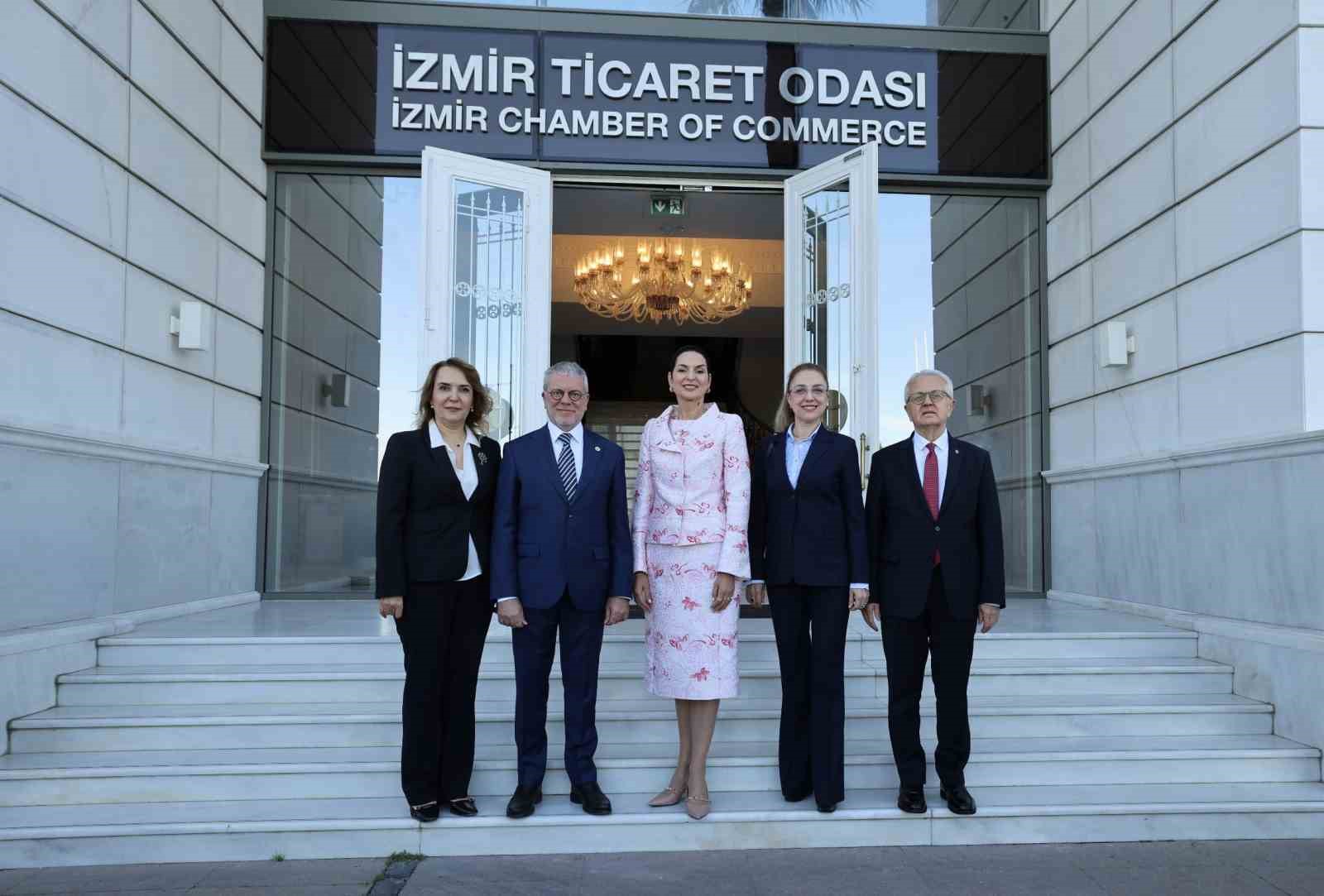 Kosta Rika First Lady’si Zeikate’den İzmir Ticaret Odası’na ziyaret

