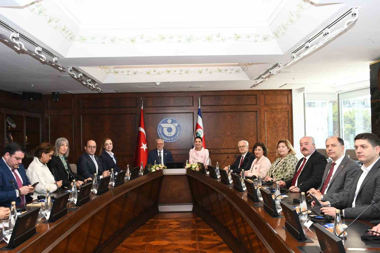 Kosta Rika First Lady’si Zeikate’den İzmir Ticaret Odası’na ziyaret
