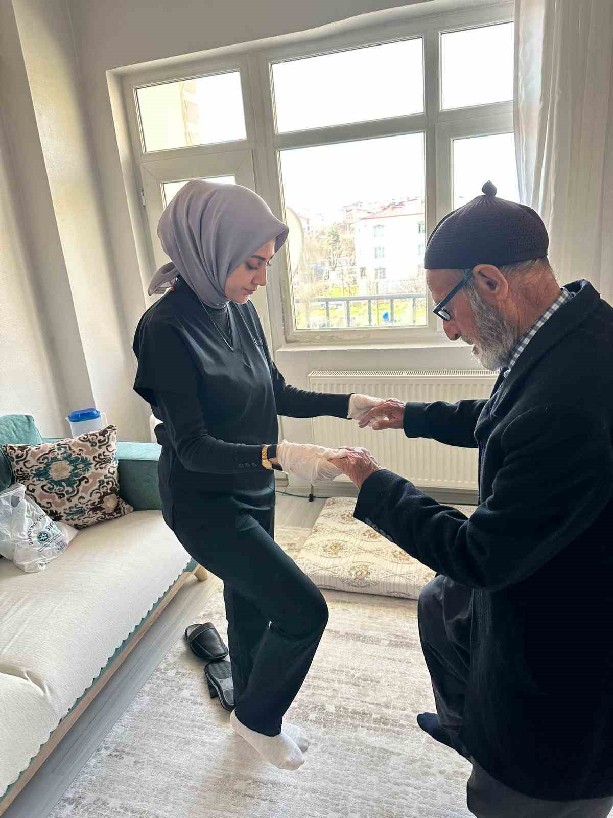 Kovancılar’da bir ilk: Evde fizik tedavi uygulaması
