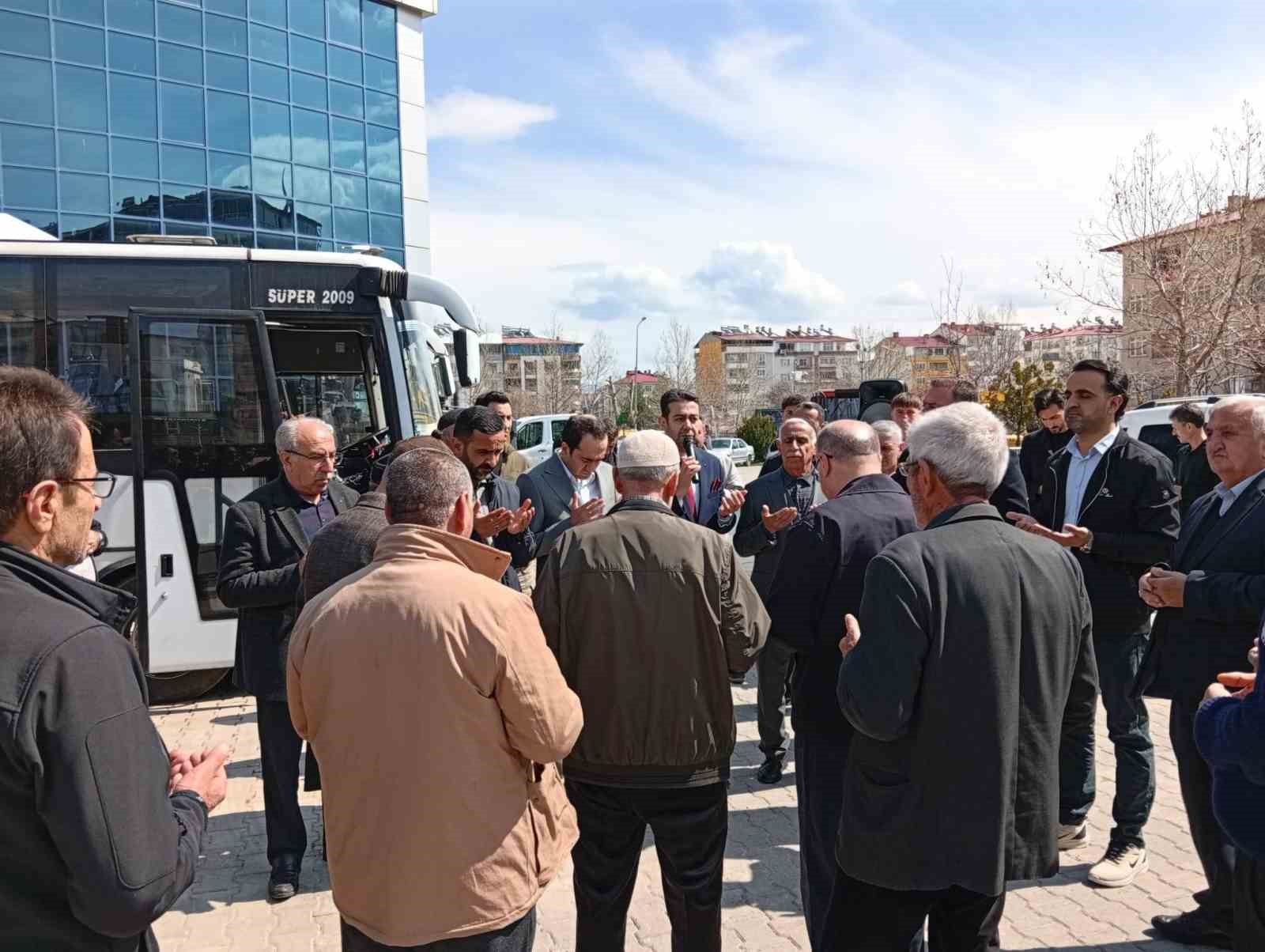 Kovancılar’da umre kafilesi dualarla uğurlandı
