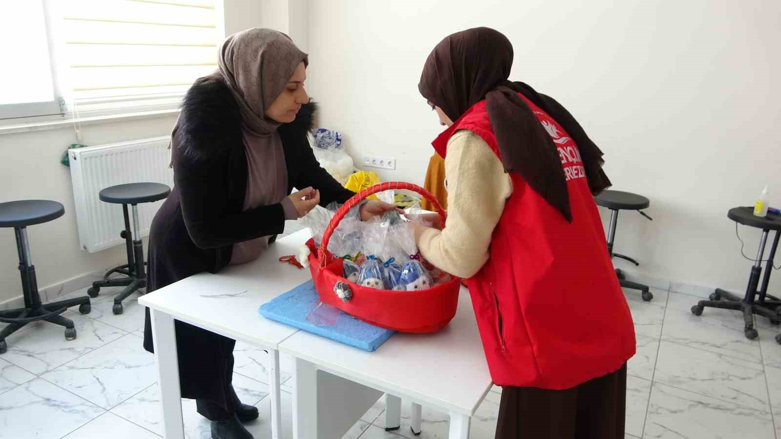 Köy çocukları, gençlik merkezi gönüllüleriyle doyasıya eğlendi
