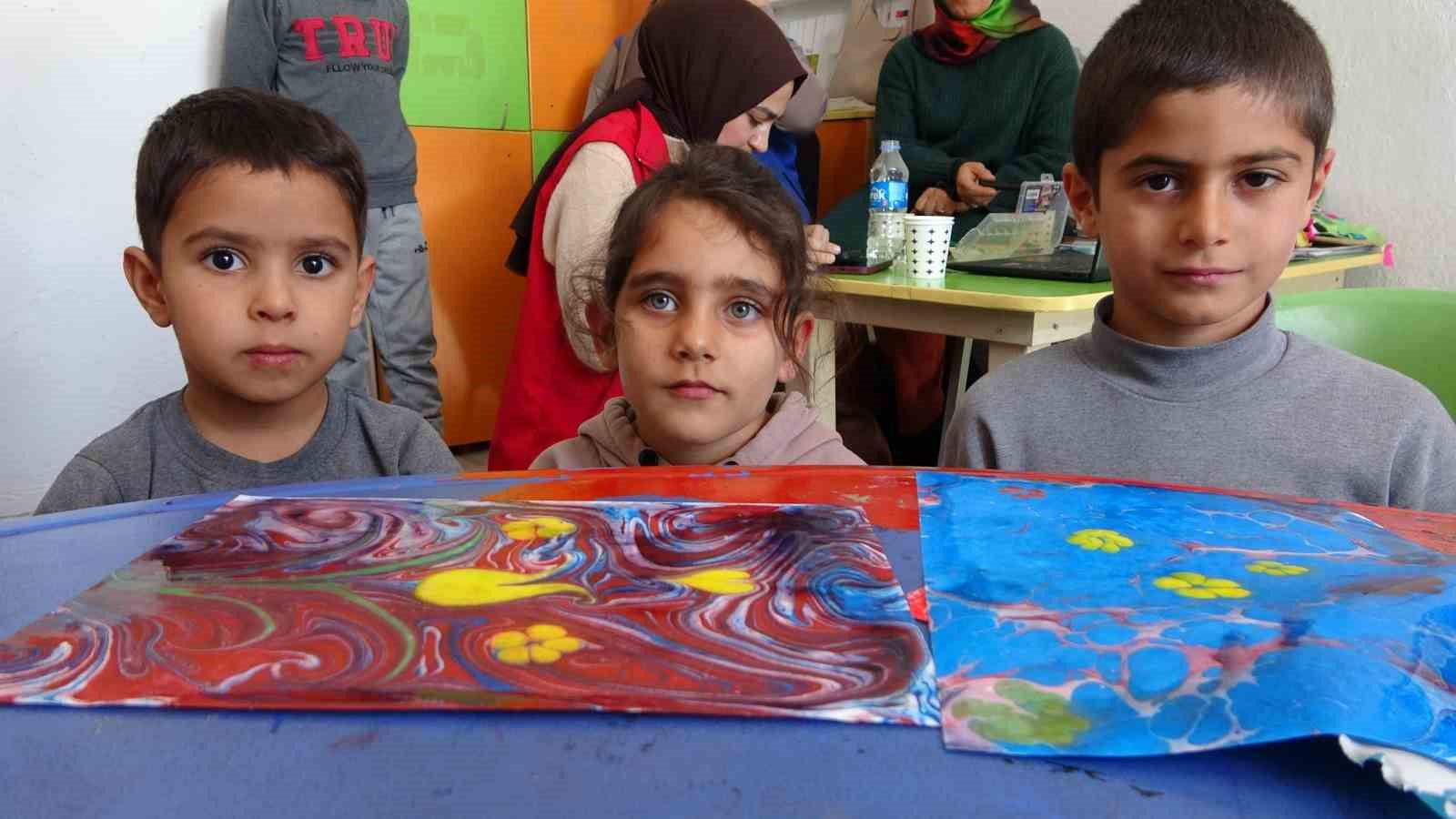 Köy çocukları, gençlik merkezi gönüllüleriyle doyasıya eğlendi
