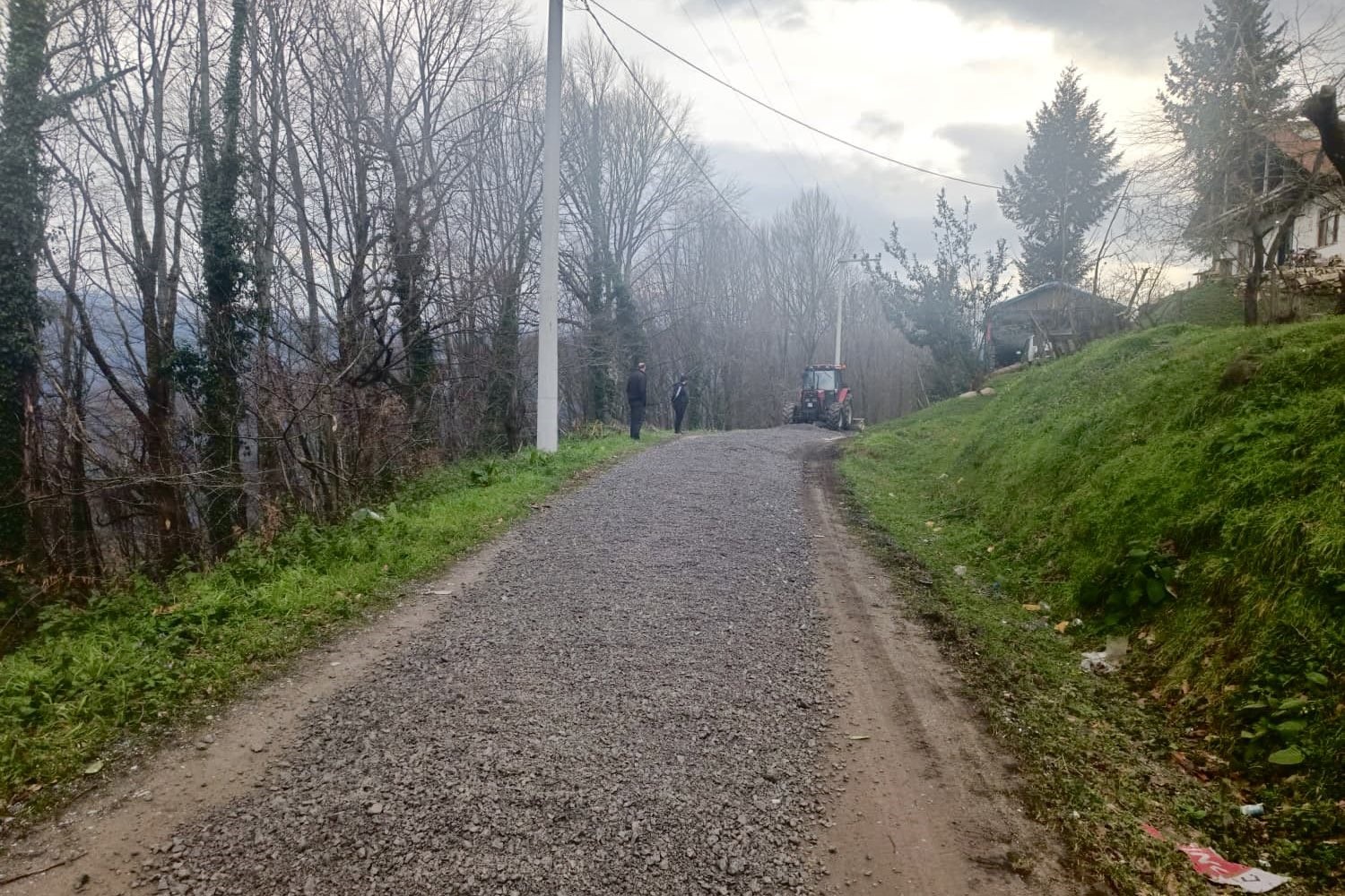 Köy yollarında çalışmalar sürüyor
