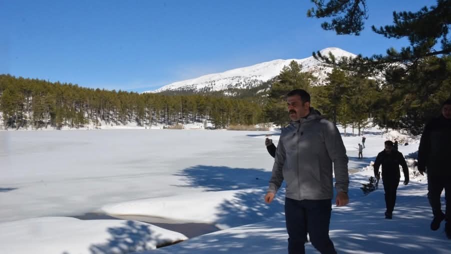 Köyceğiz Gökçeova Göleti dondu
