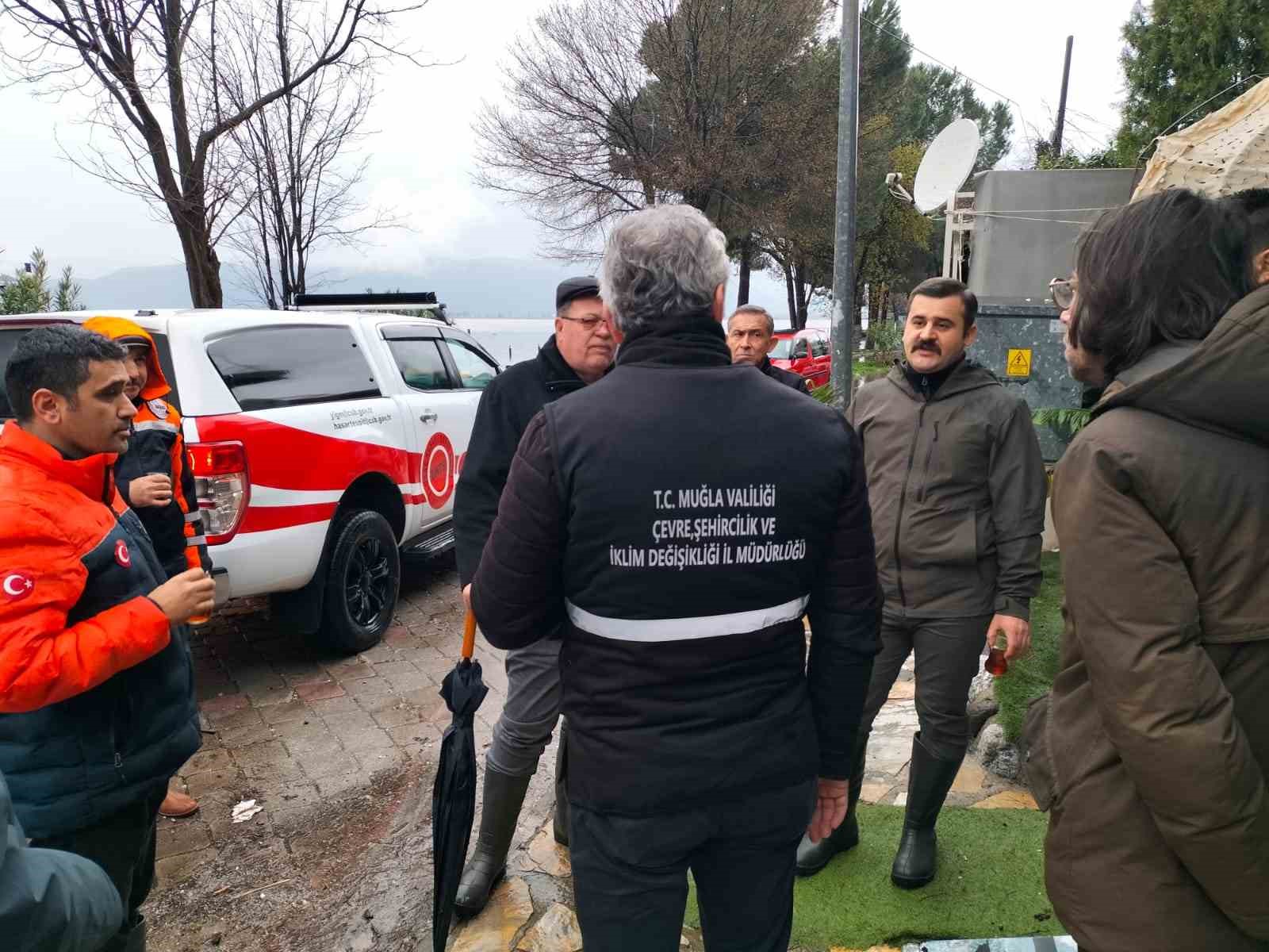 Köyceğiz Göl’ü taştı, ilçe Venedik’e döndü
