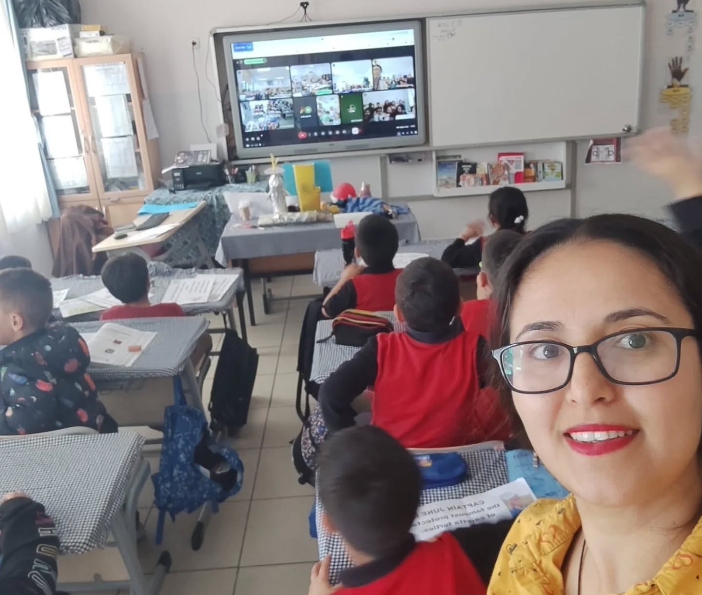 Köyceğiz Yangı İlkokulu öğrencileri 10 ülkeyle iletişim kurdu
