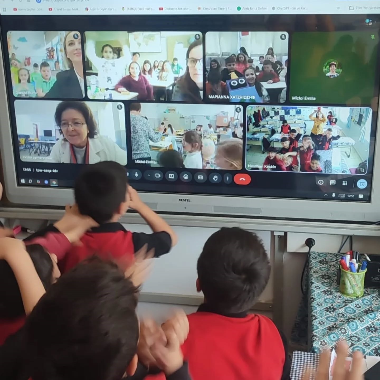 Köyceğiz Yangı İlkokulu öğrencileri 10 ülkeyle iletişim kurdu
