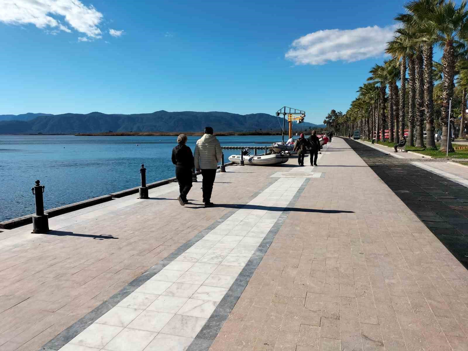 Köyceğiz yeni yıla sakin ve güneşli başladı
