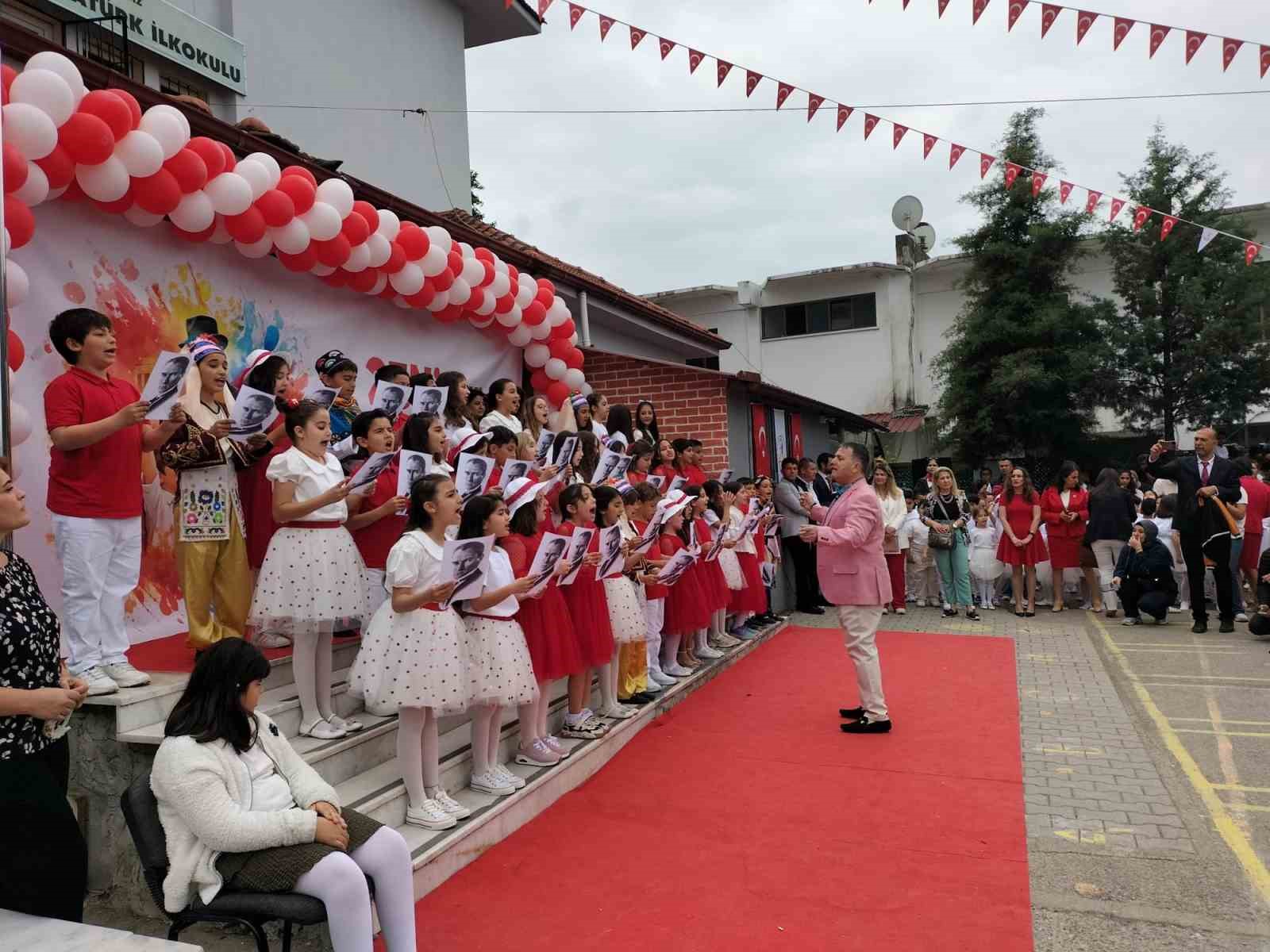 Köyceğiz’de 23 Nisan Ulusal Egemenlik ve Çocuk Bayramı kutlandı
