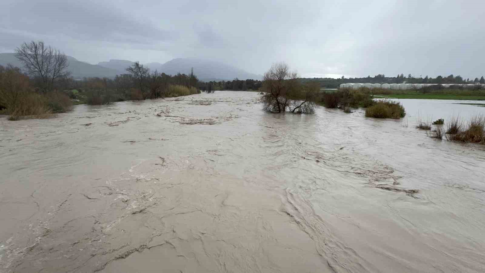 Köyceğiz’de 3 günde metrekareye 158 kg yağış düştü
