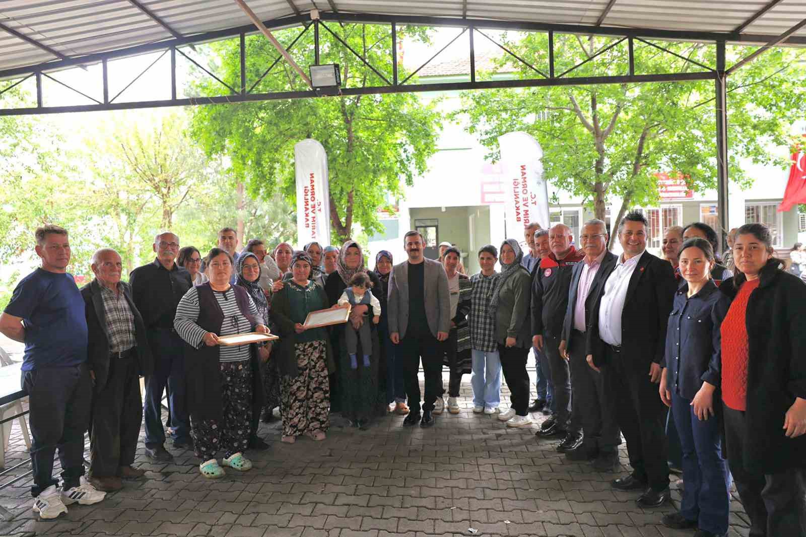 Köyceğiz’de 98 üreticiye İpekböceği larvası dağıtıldı
