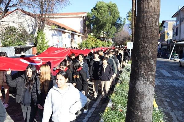 Köyceğiz’de Bayrak Yürüyüşü coşkuyla tamamlandı
