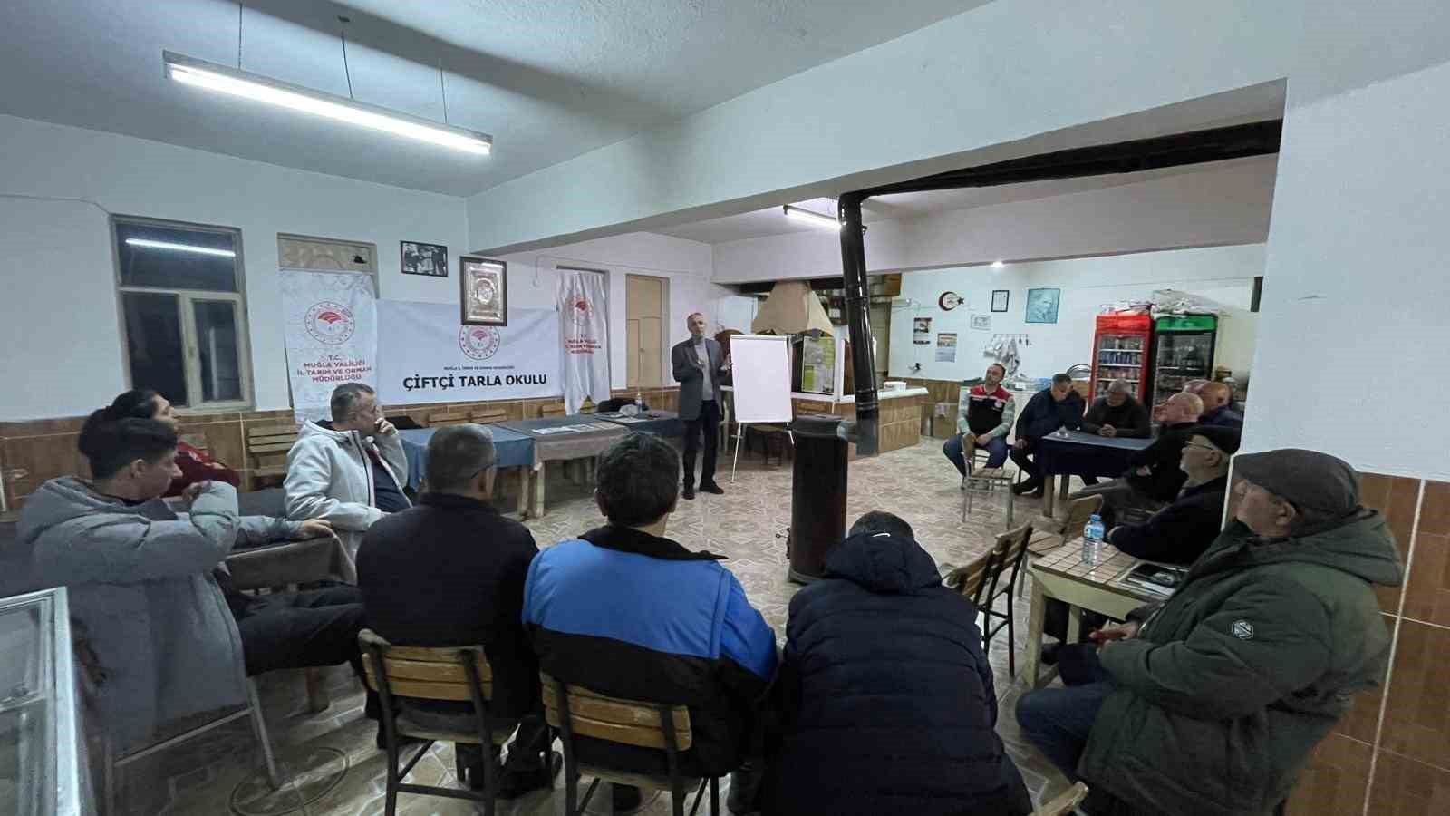 Köyceğiz’de "çiftçi tarla okulu" eğitimi gerçekleştirildi
