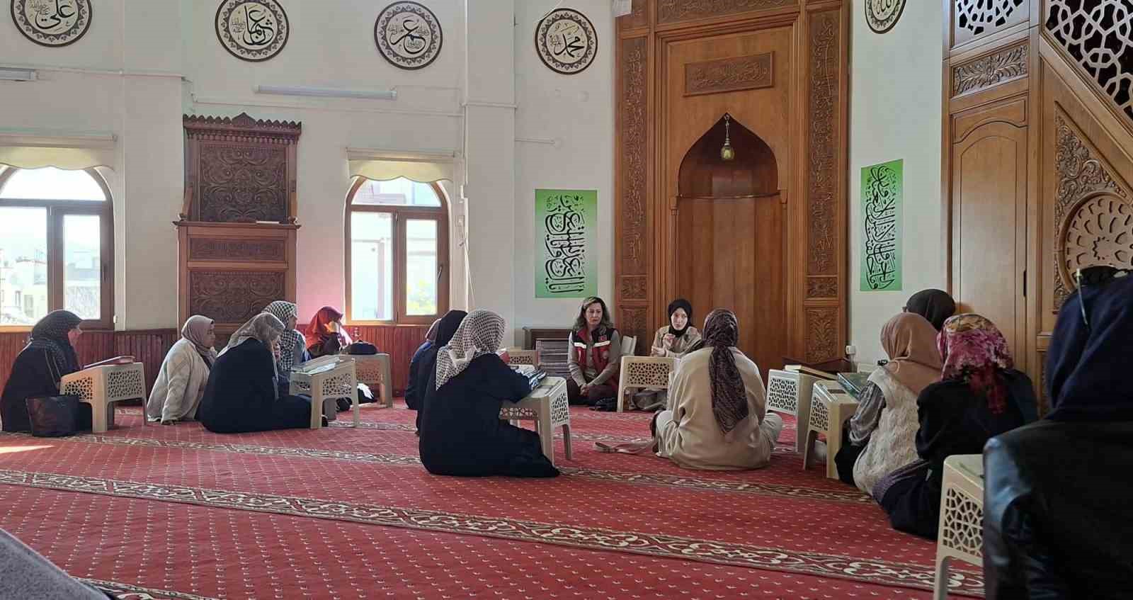 Köyceğiz’de ‘Filistin’de Kadın Olmak’ konulu seminer düzenlendi
