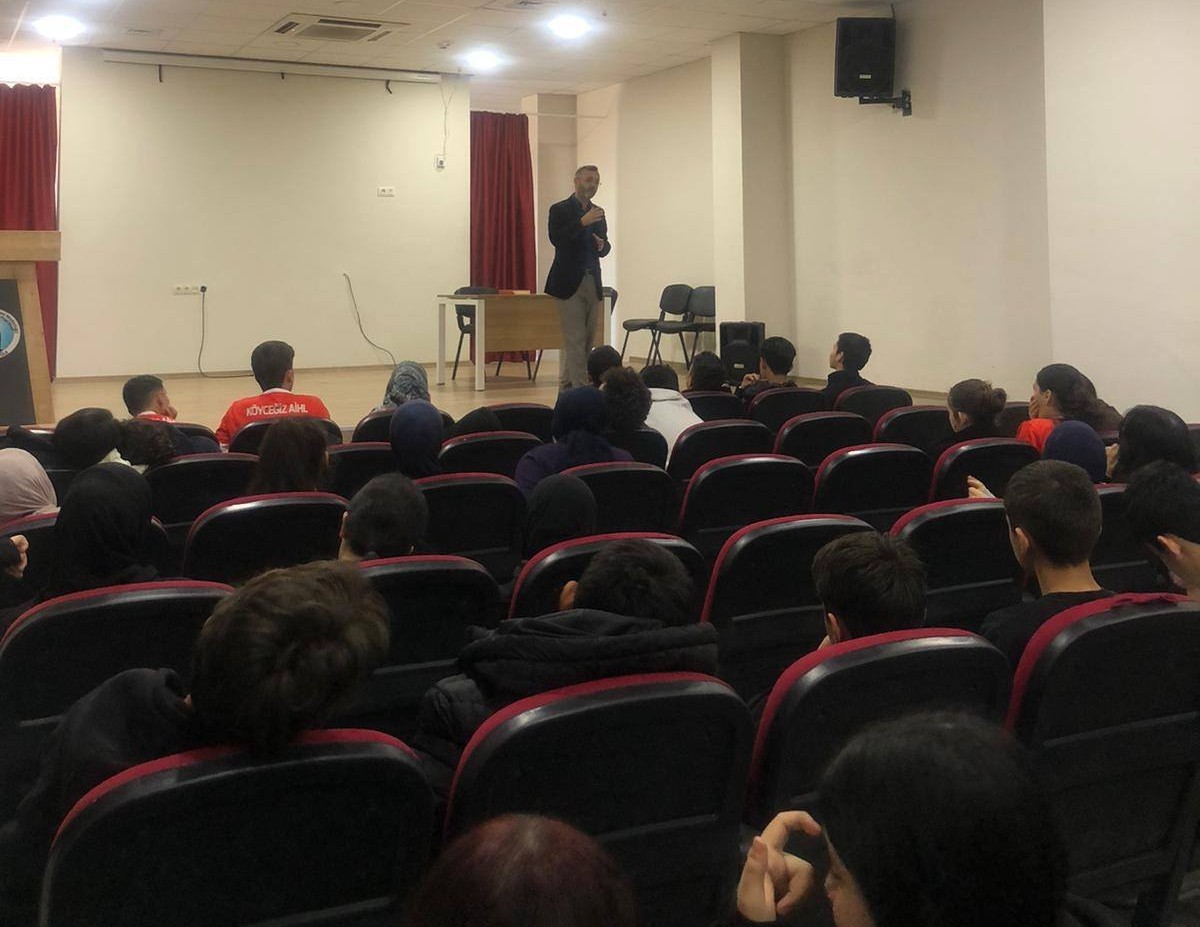 Köyceğiz’de kadınlara ve öğrencilere yönelik Miraç Kandili programı düzenlendi
