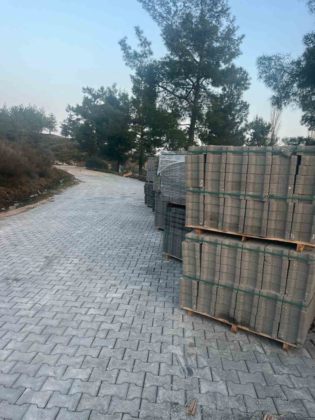 Köyceğiz’in üç mahallesinde parke çalışmaları başladı
