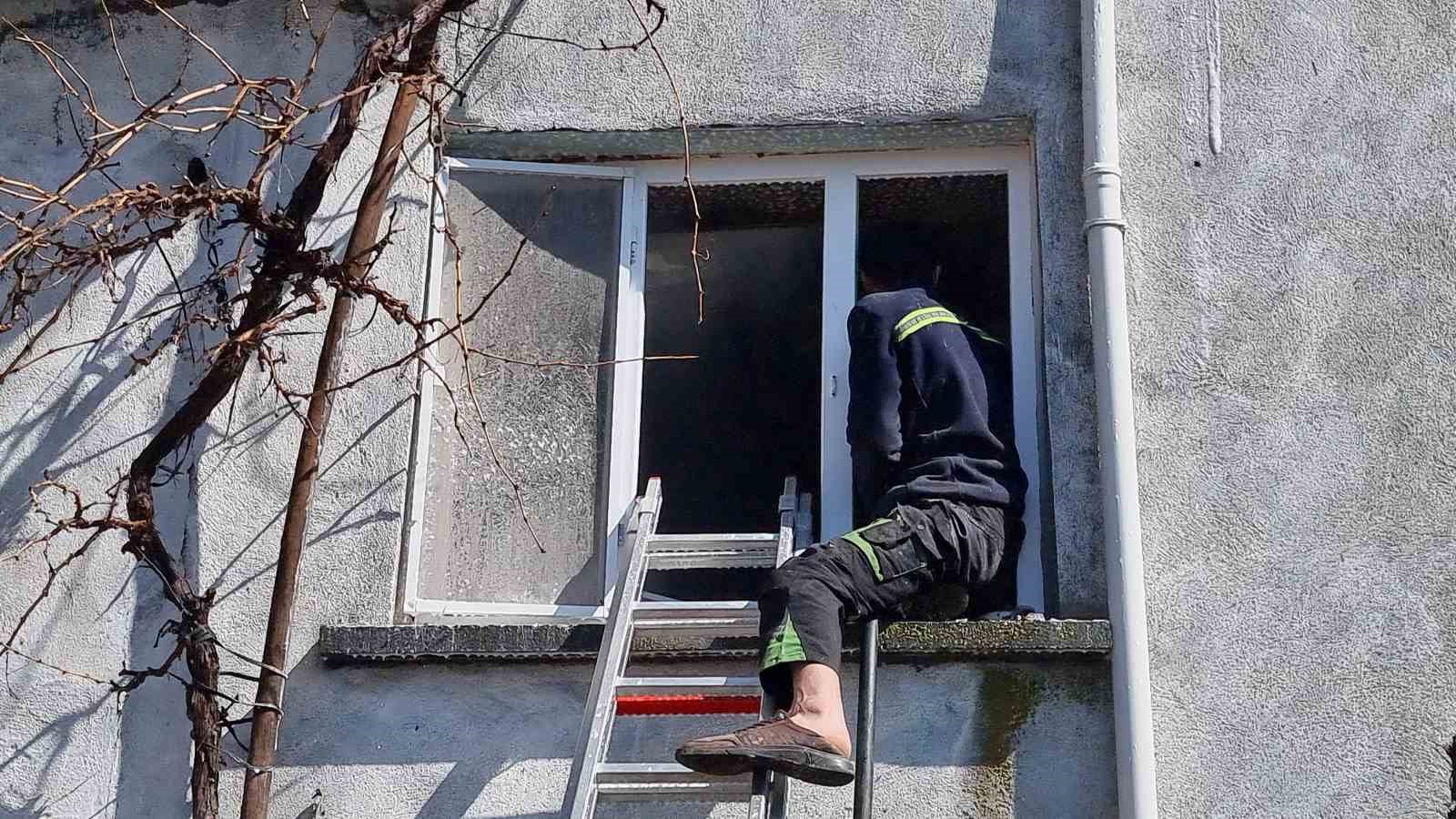 Köyde kurulan yangın vanaları muhtemel bir felaketi önledi
