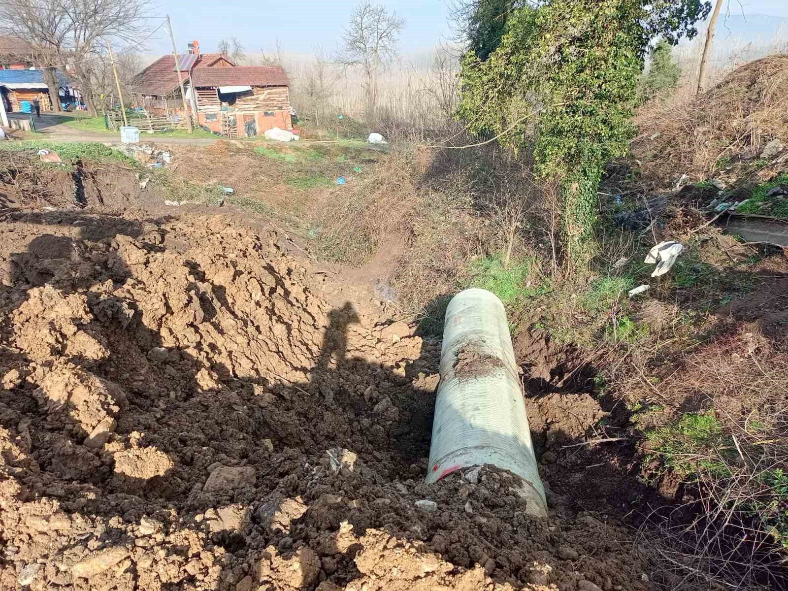 Köylerde alt yapı çalışmaları sürüyor

