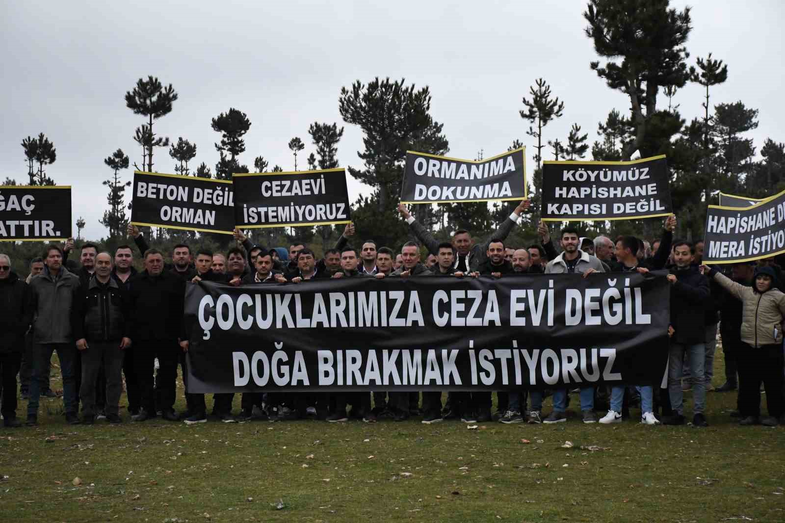 Köylülerden meraya yapılması planlanan cezaevine tepki
