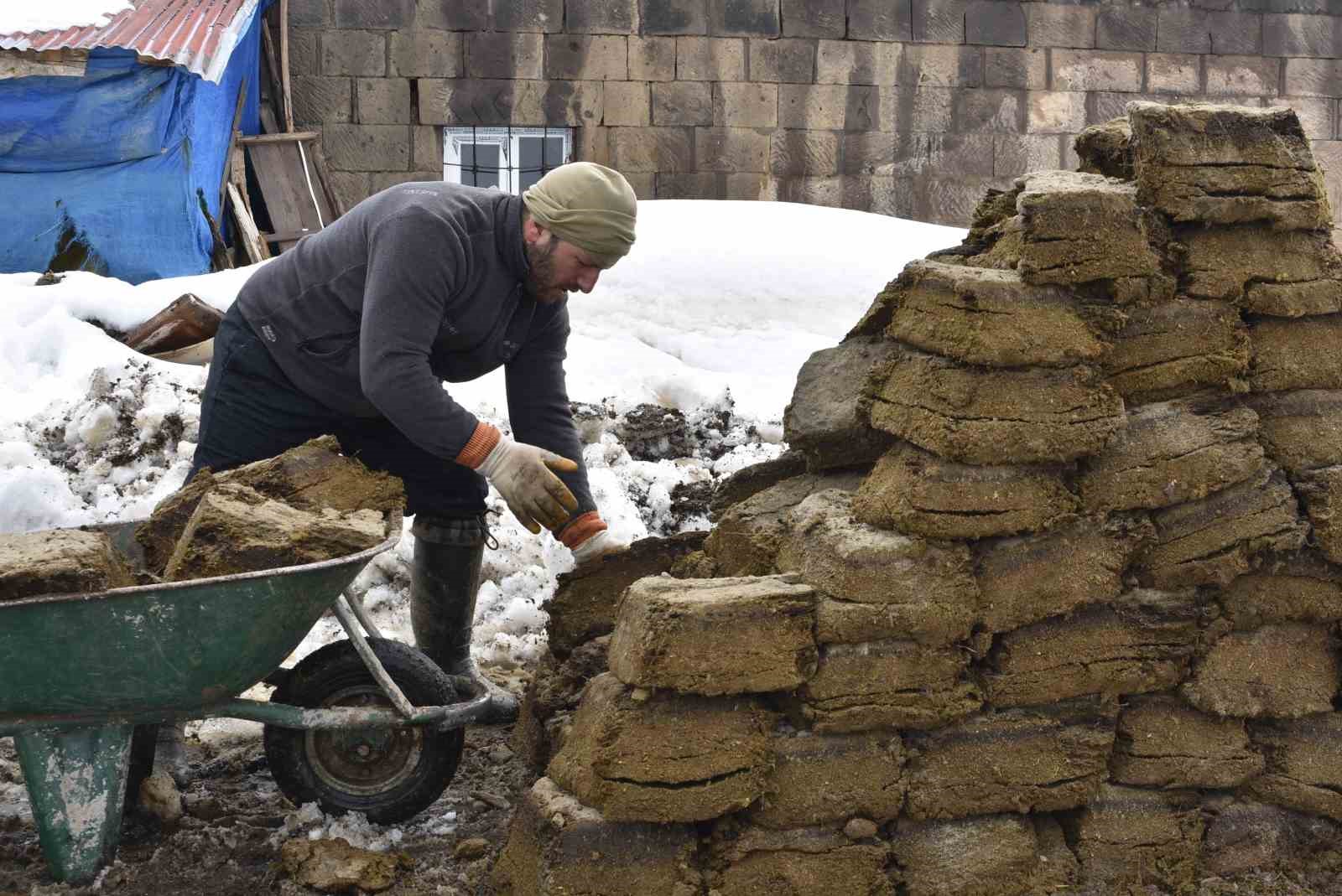 Köylülerin gelecek kış telaşı şimdiden başladı
