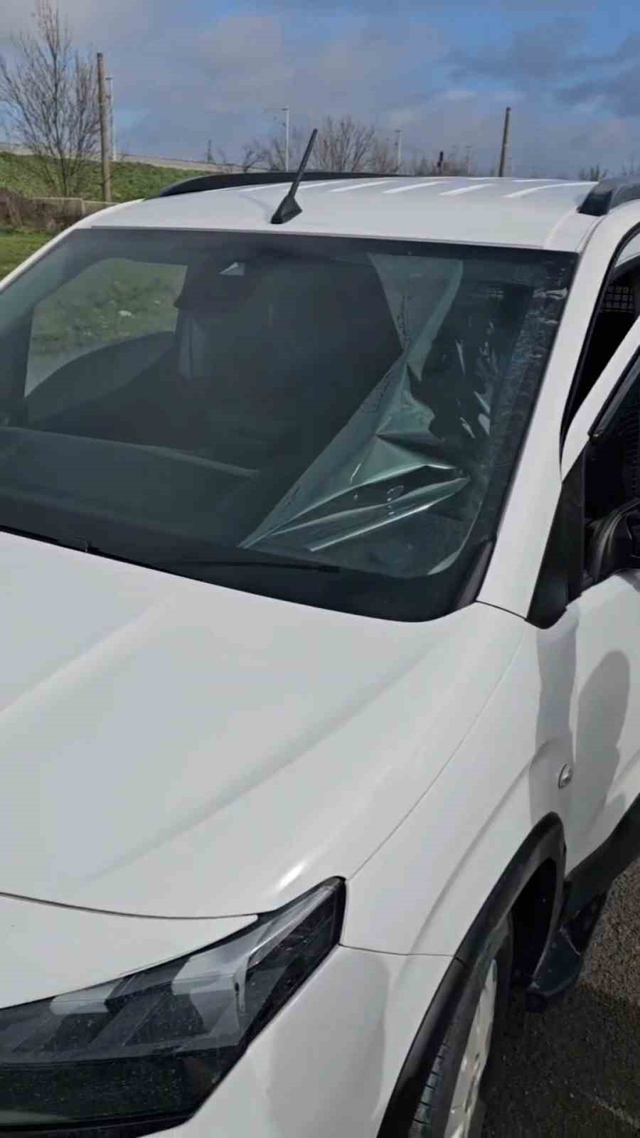 Koyu renk cam filmli araçlara izin verilmedi
