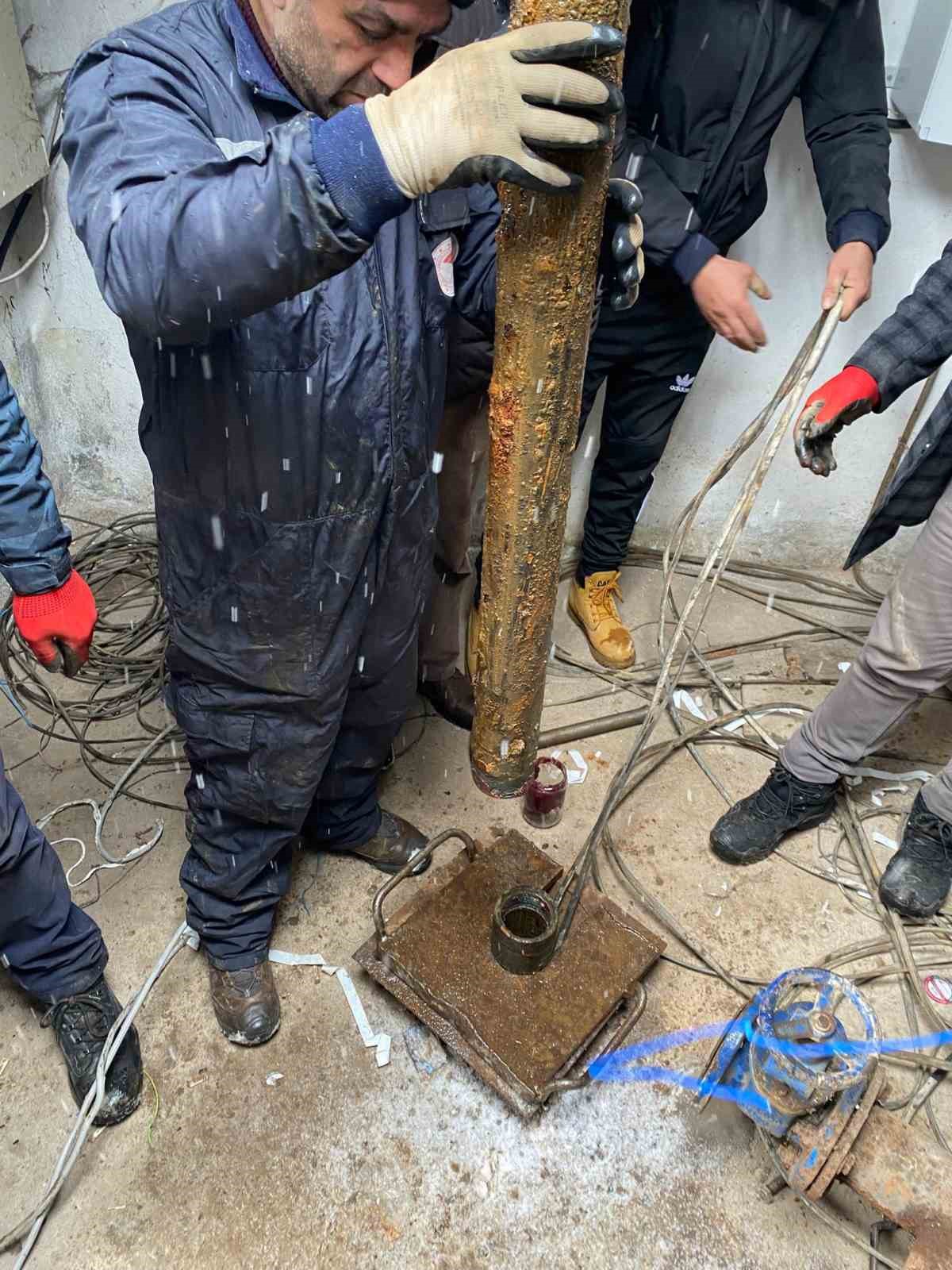 Köyün içme suyu şebekesindeki arıza giderildi
