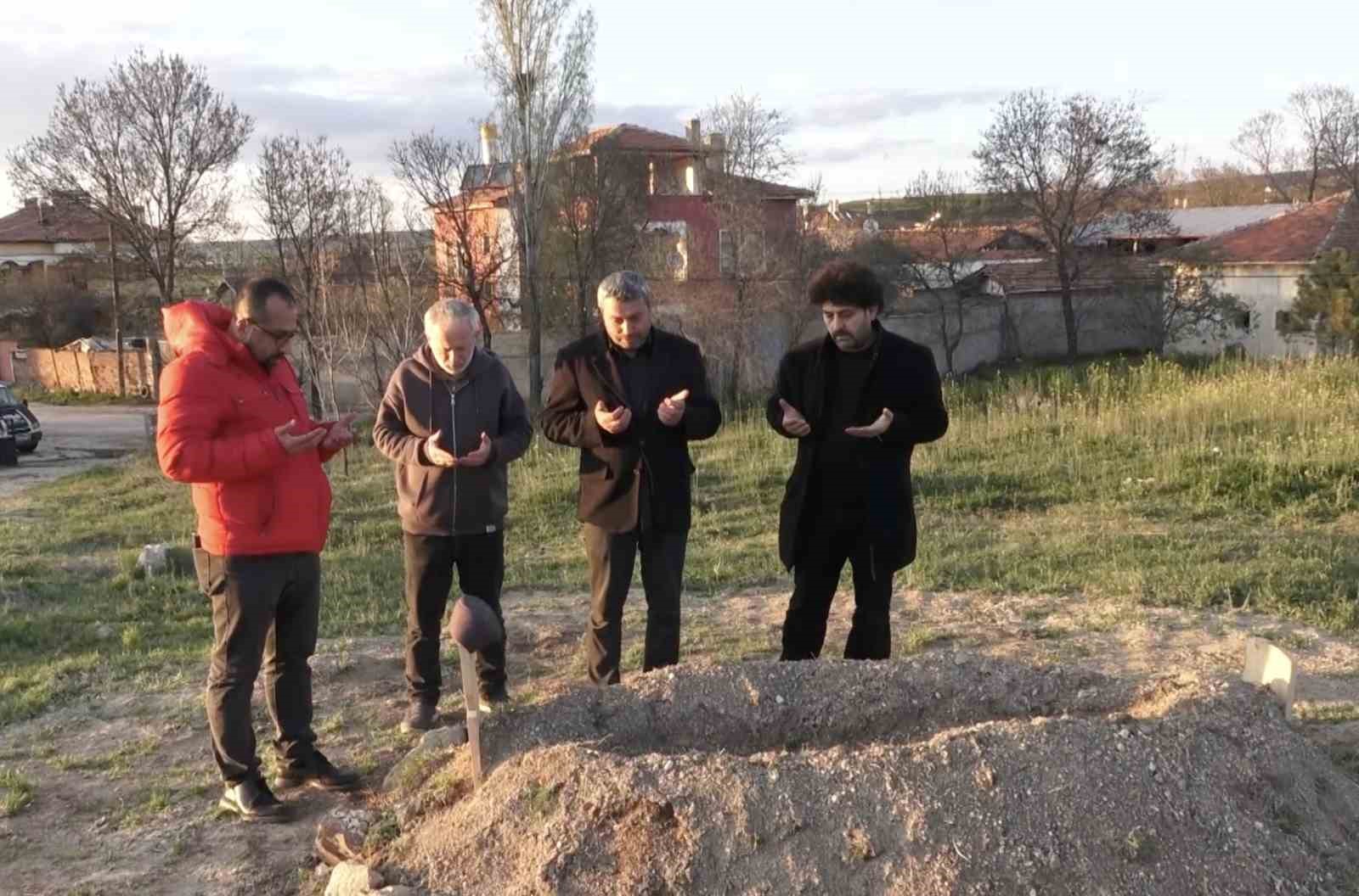 "Köyün neşesi" engelli genç herkesi gözyaşlarına boğdu: İmam ayakta durmakta güçlük çekti
