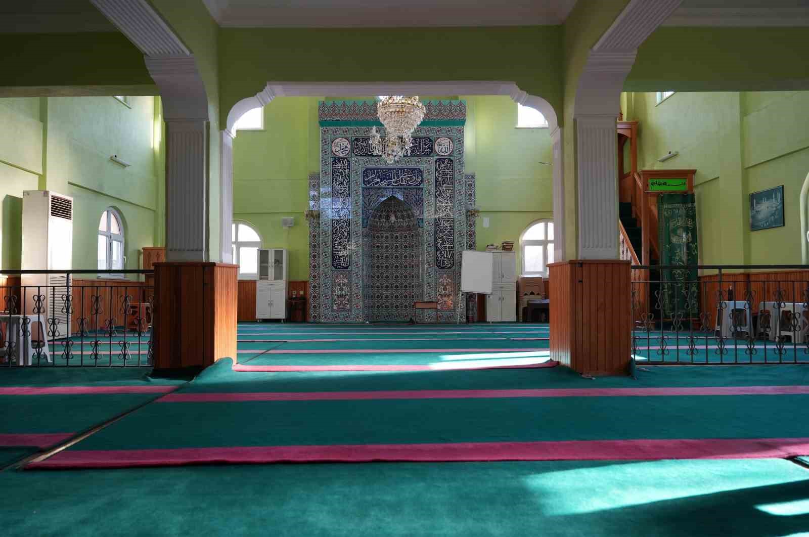 Köyün tek camisinin bir kısmı ve avlusu icradan satılığa çıkarıldı
