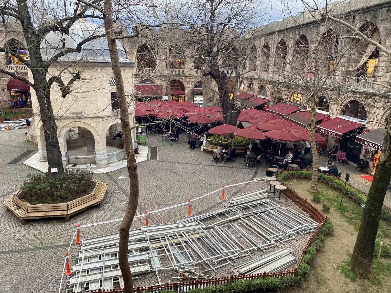 Koza Han’da kafelerin tahliye kararına yargı freni
Koza Han’da kafelerin tahliye kararına yargı freni