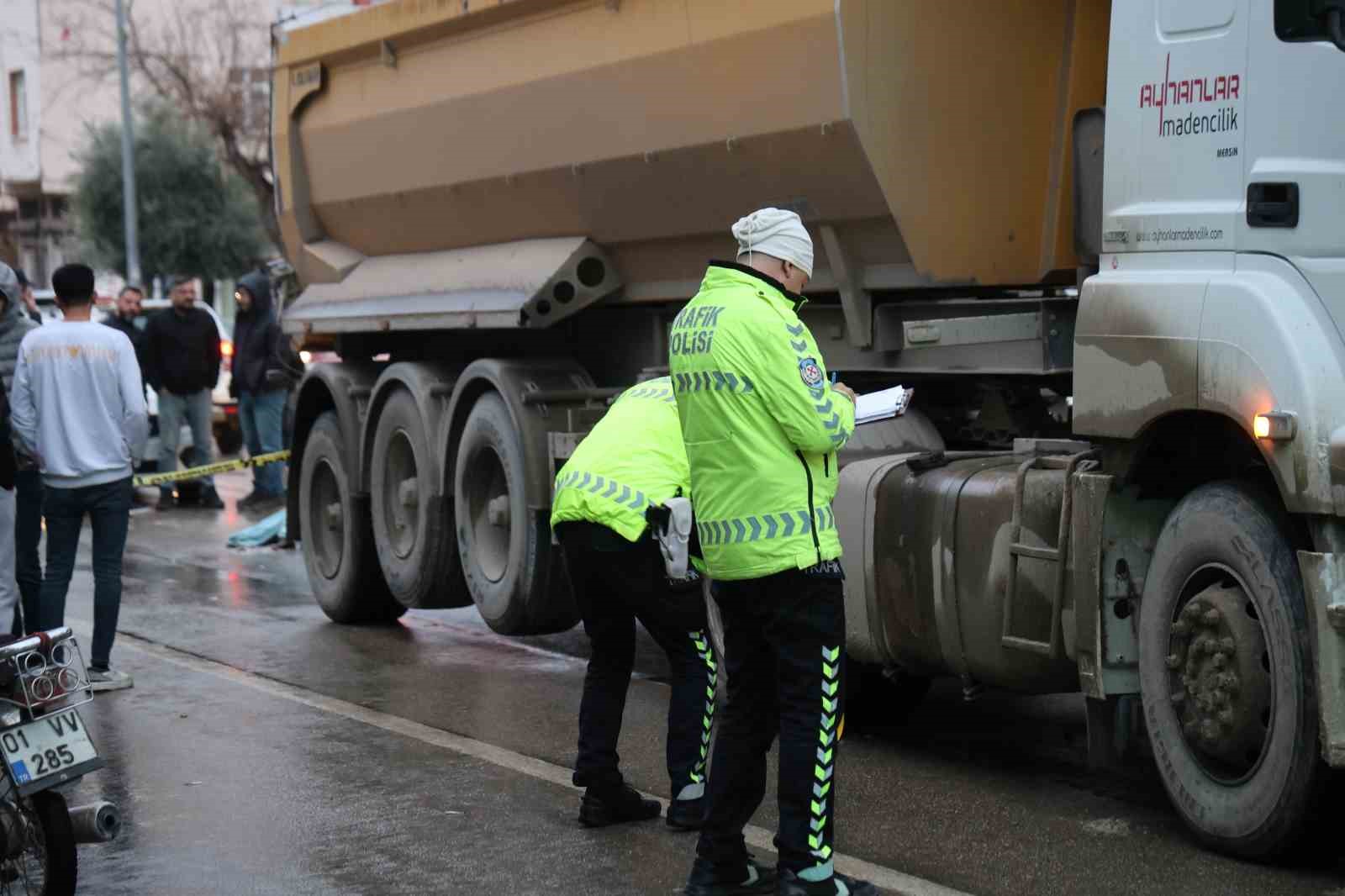 Kozan’da kamyonun çarptığı yaşlı adam hayatını kaybetti
