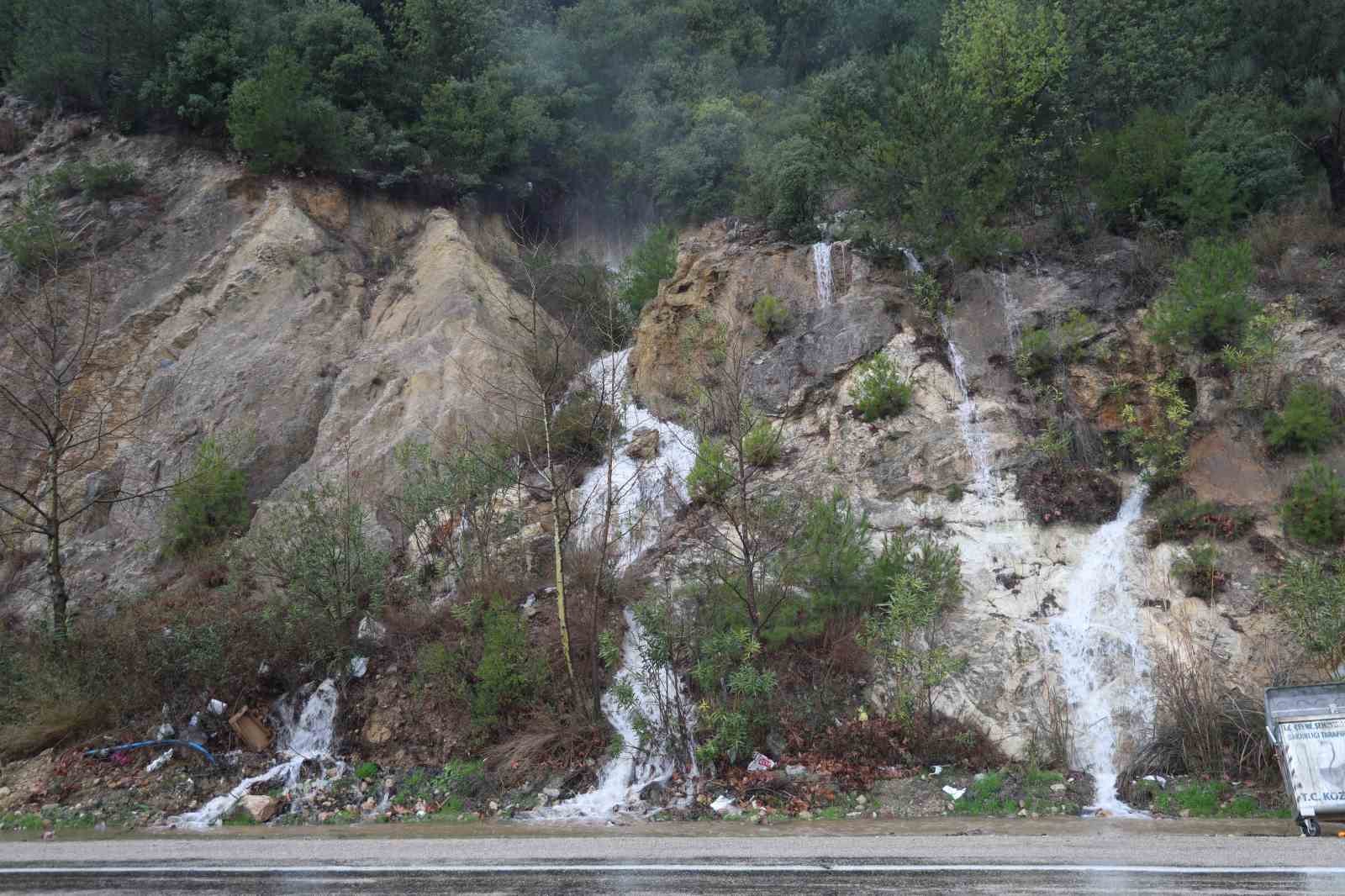Kozan’da sağanakla birlikte kuruyan kaynaklar yeniden canlandı
