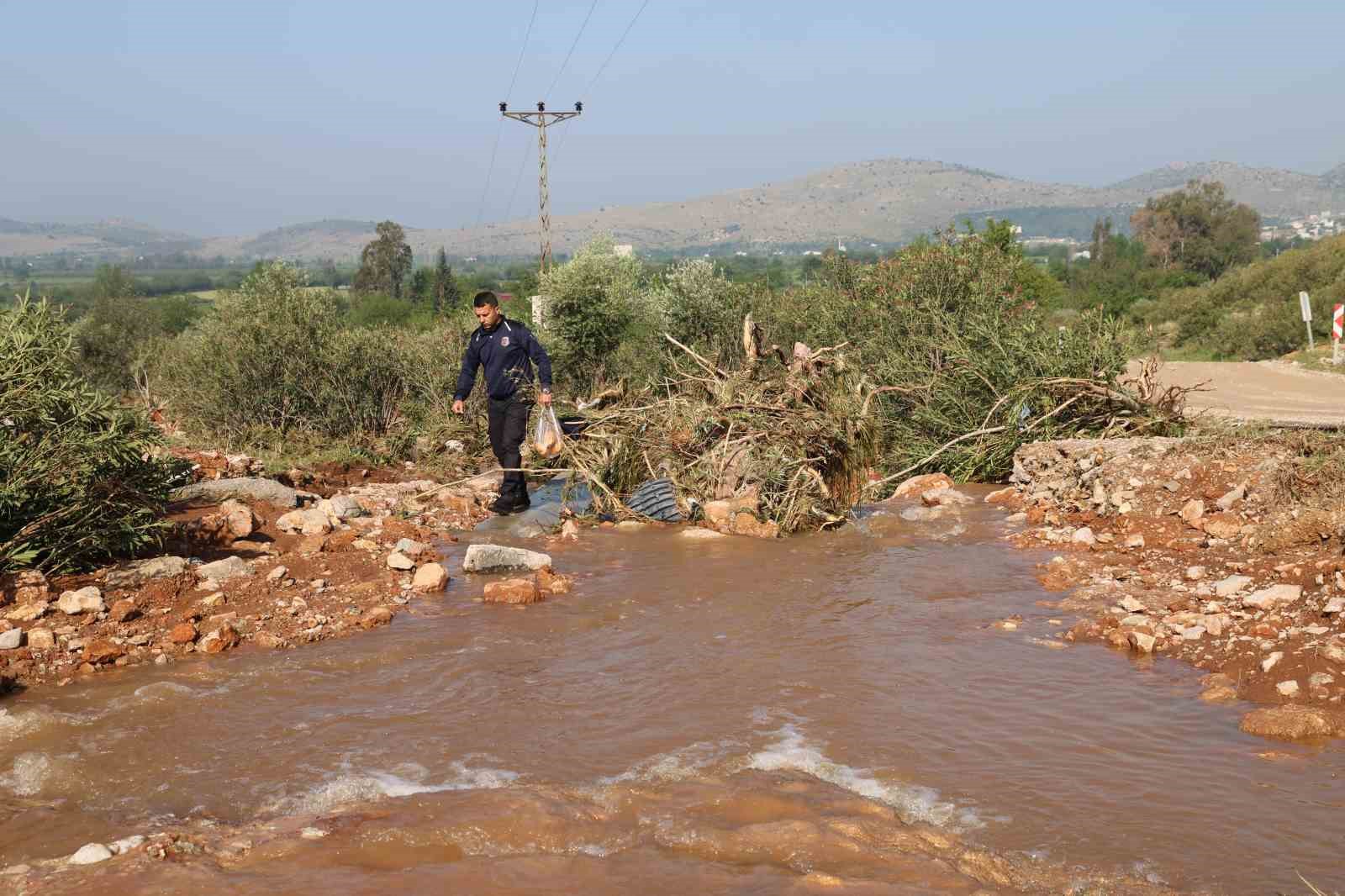 Kozan’da selin izleri havadan görüntülendi

