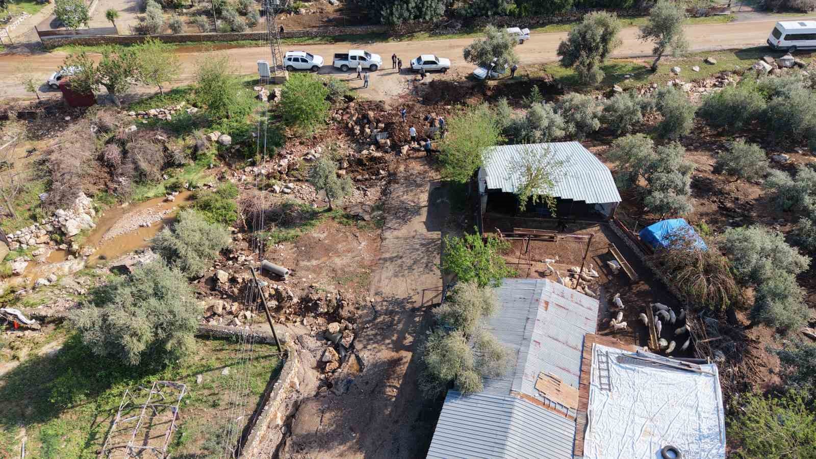 Kozan’da selin izleri havadan görüntülendi

