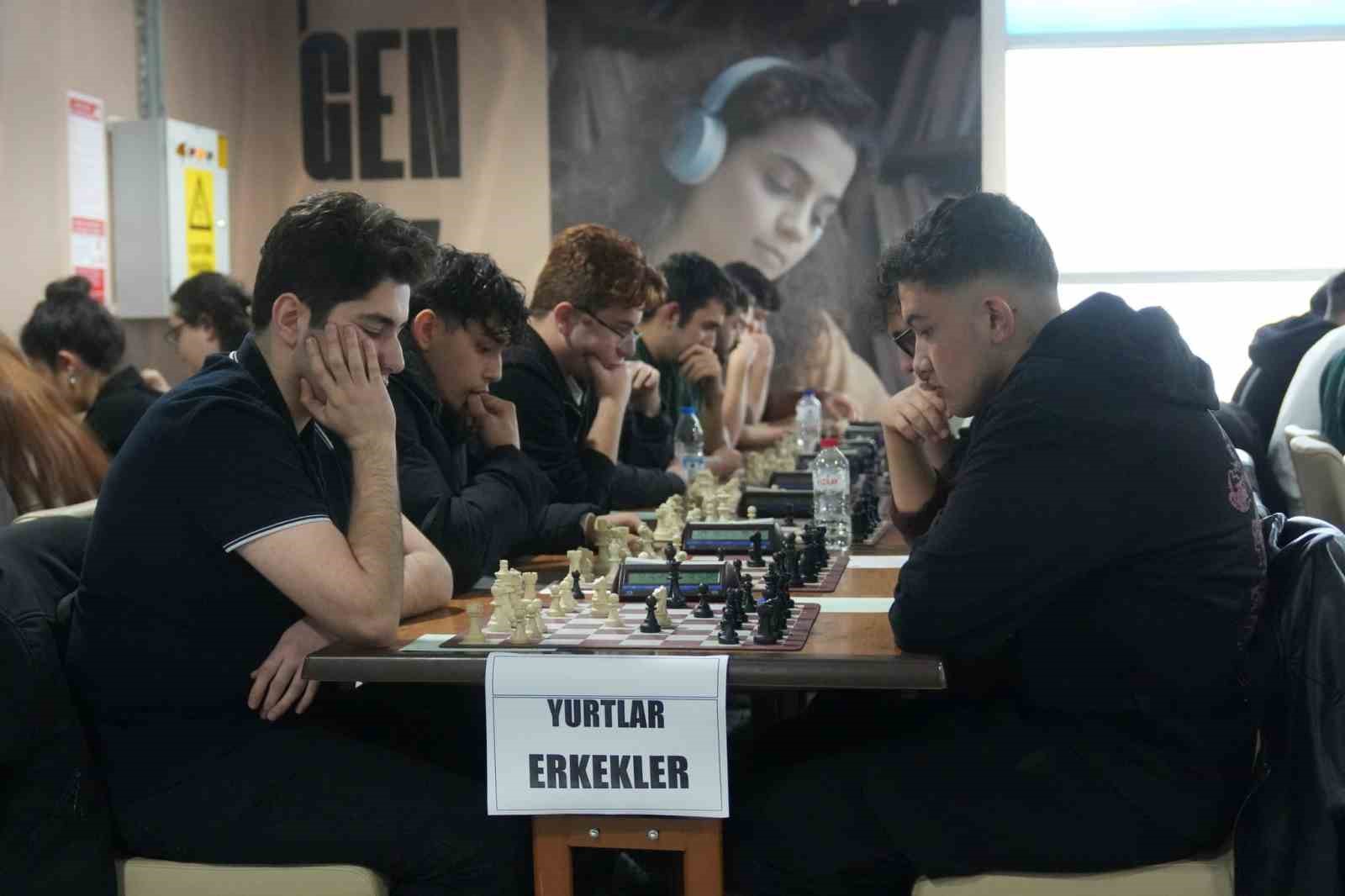 Kredi Yurtlar Kurumunda kalan gençler spor dallarında yarıştı
