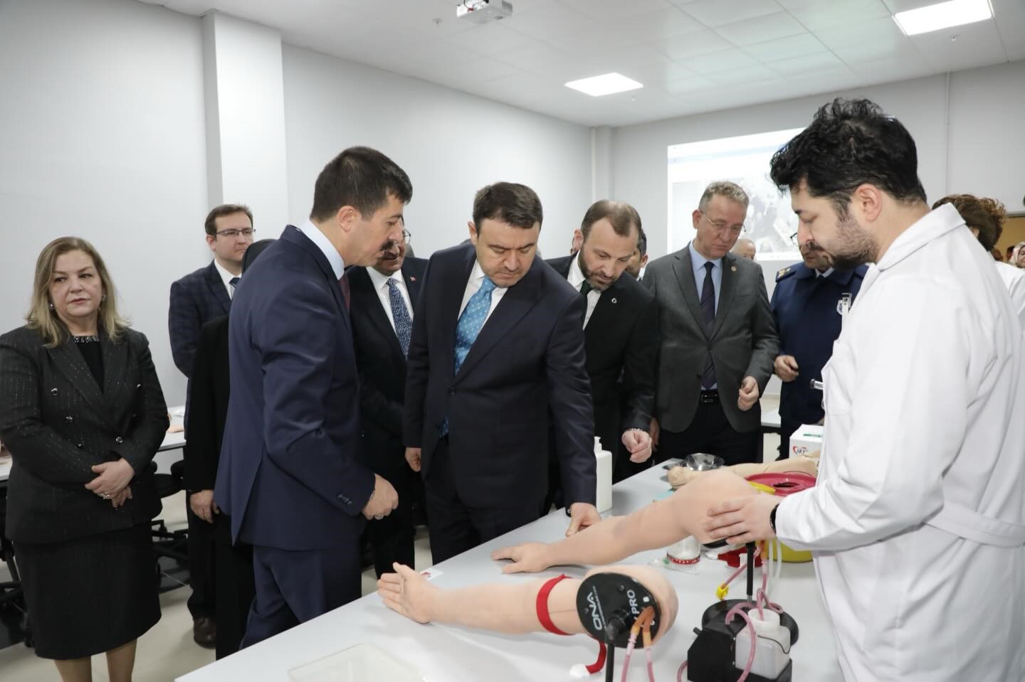 KSBÜ Tıp Fakültesi Simülasyon Merkezi açıldı
KSBÜ Tıp Fakültesi Simülasyon Merkezi açıldı
